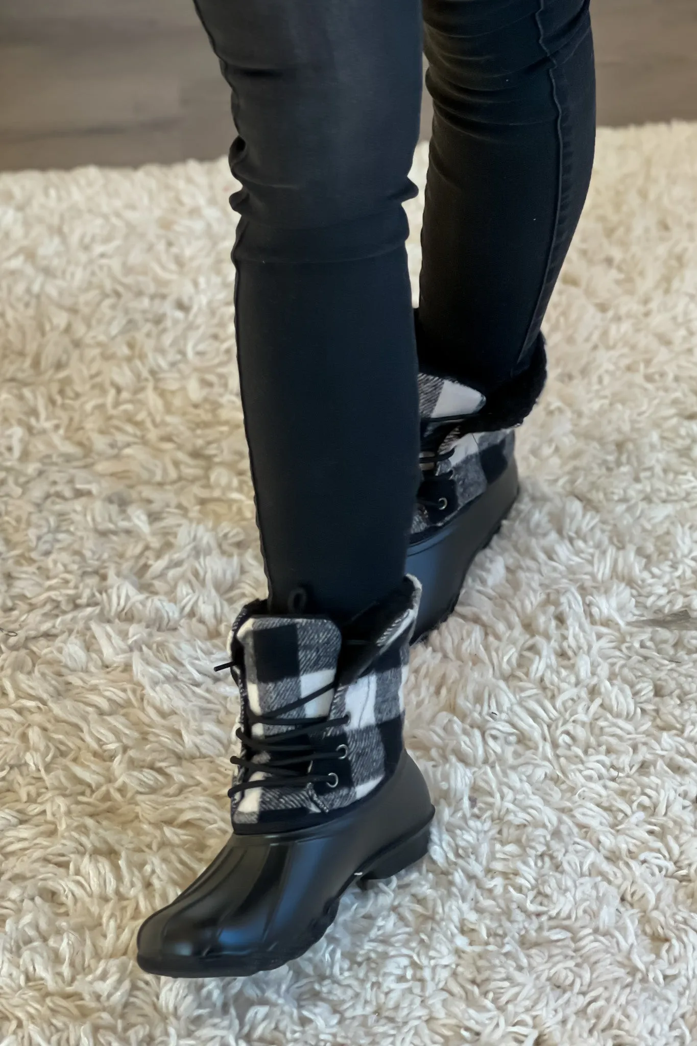 Gyspy Jazz Slush Plaid Snow Boot : Black/White