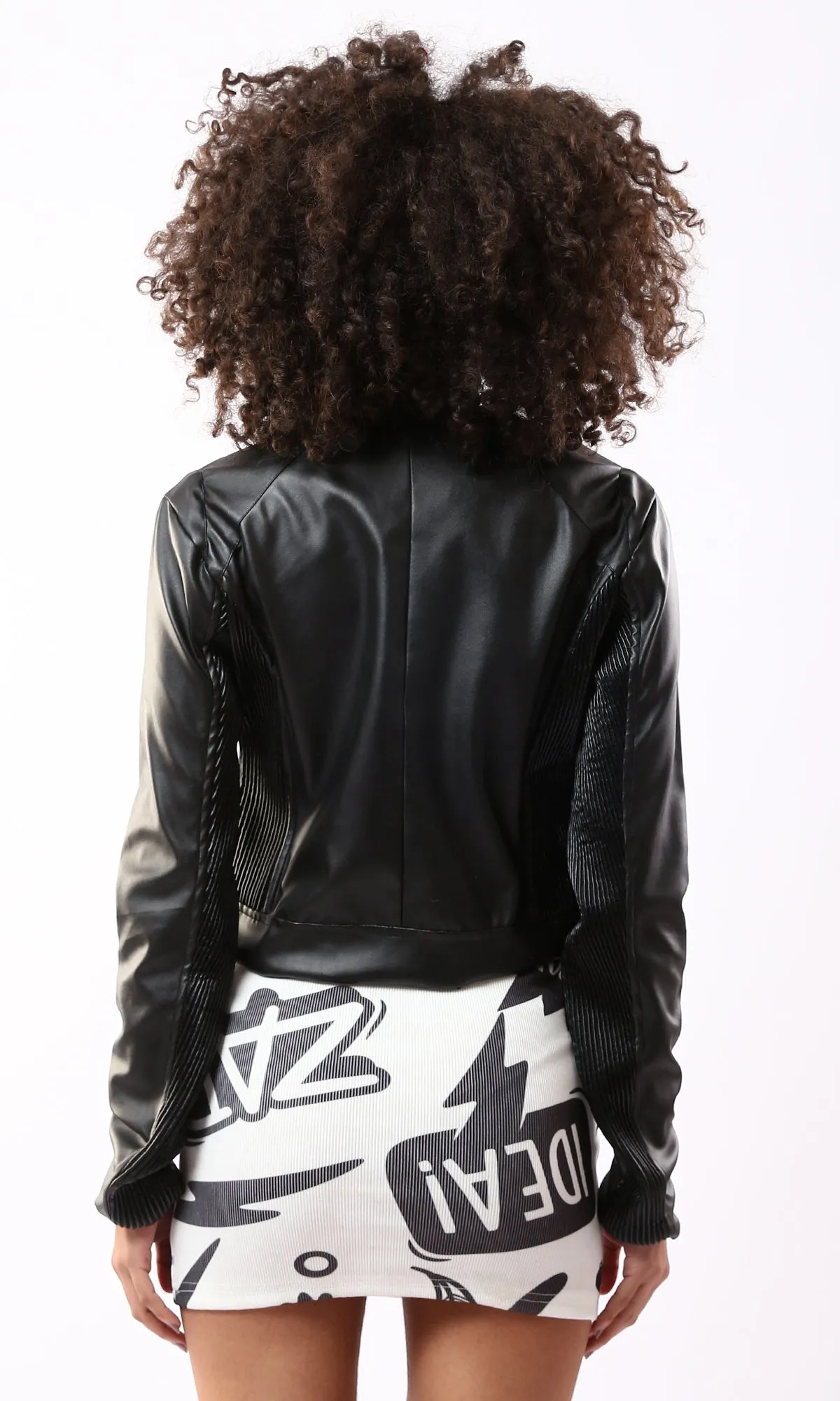 O176239 Round Neck Zipped Black Leather Jacket