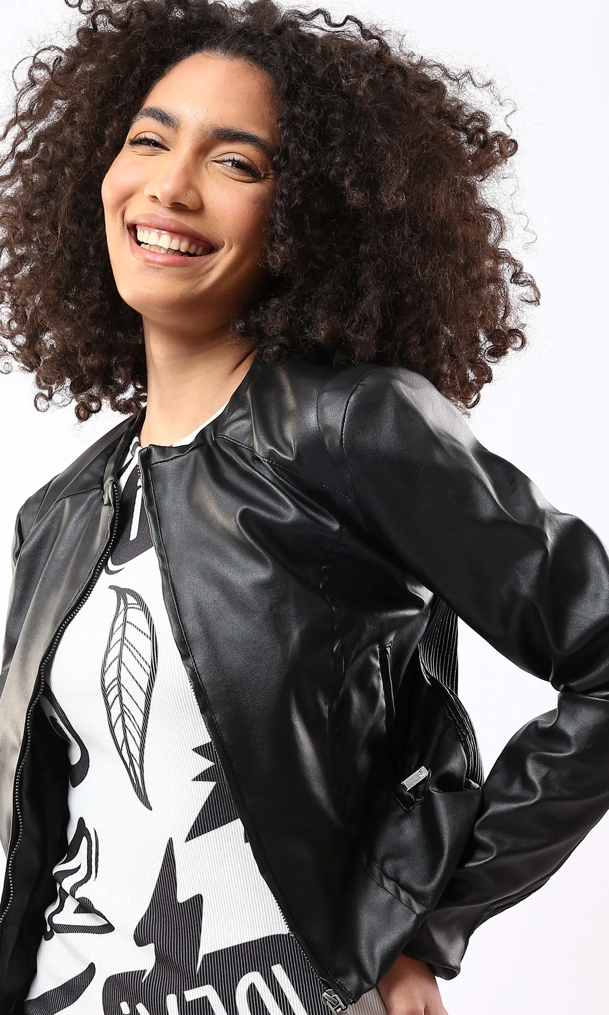 O176239 Round Neck Zipped Black Leather Jacket